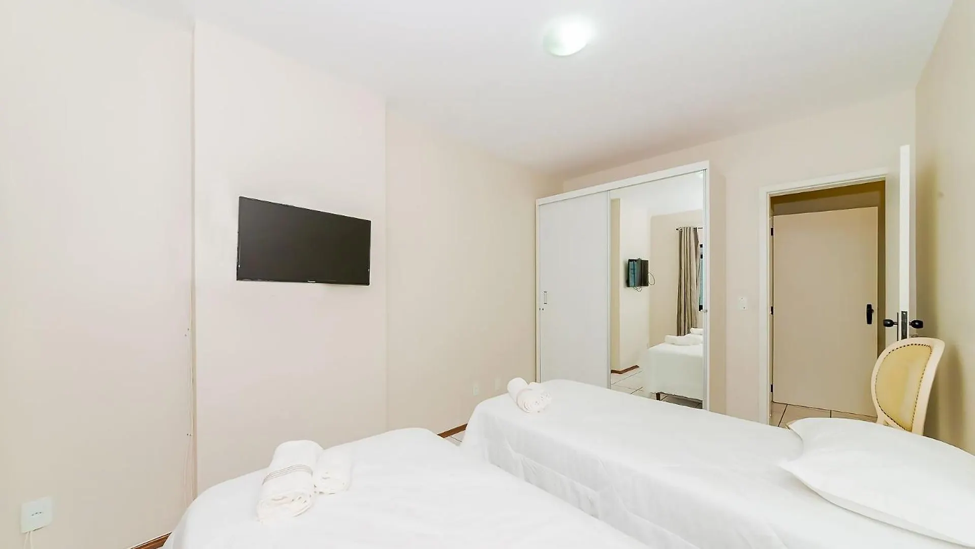 Apto Quadra Mar Central 1Sui Mais 2Qua A 50M Da Praia - Somente Familiares Balneário Camboriú 0*,