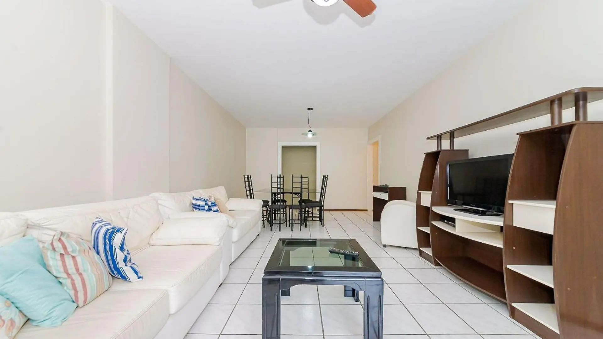 Apto Quadra Mar Central 1Sui Mais 2Qua A 50M Da Praia - Somente Familiares Balneário Camboriú 0*,  Brasilien